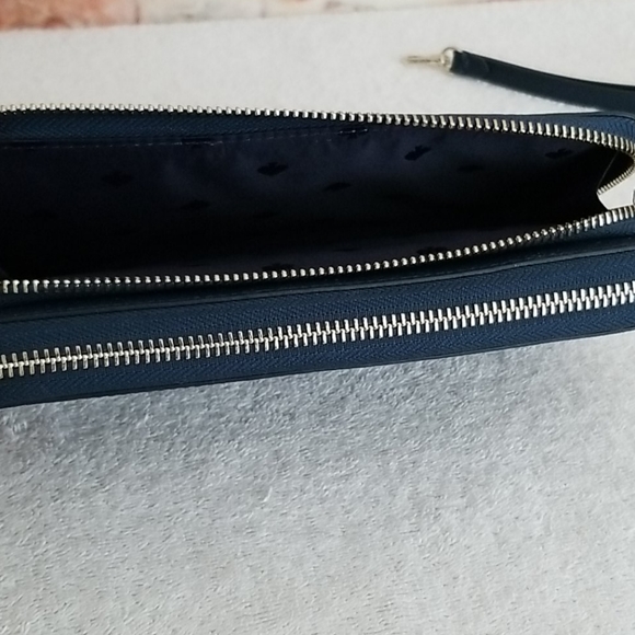 New kate spade Jeanne Large Carryall Wristlet - Picture 8 of 8